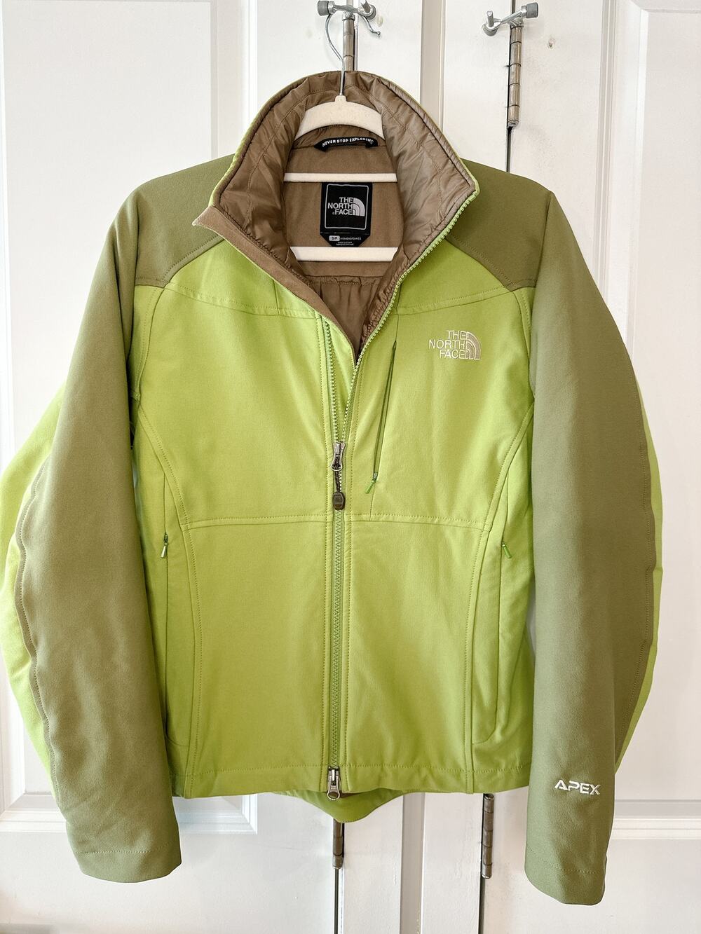 THE NORTH FACE Apex Green Bionic Soft Shell Jacket | Small